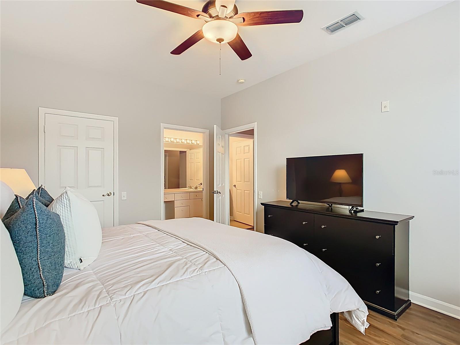 Image 19 of 92 For 2300 Silver Palm Drive 205