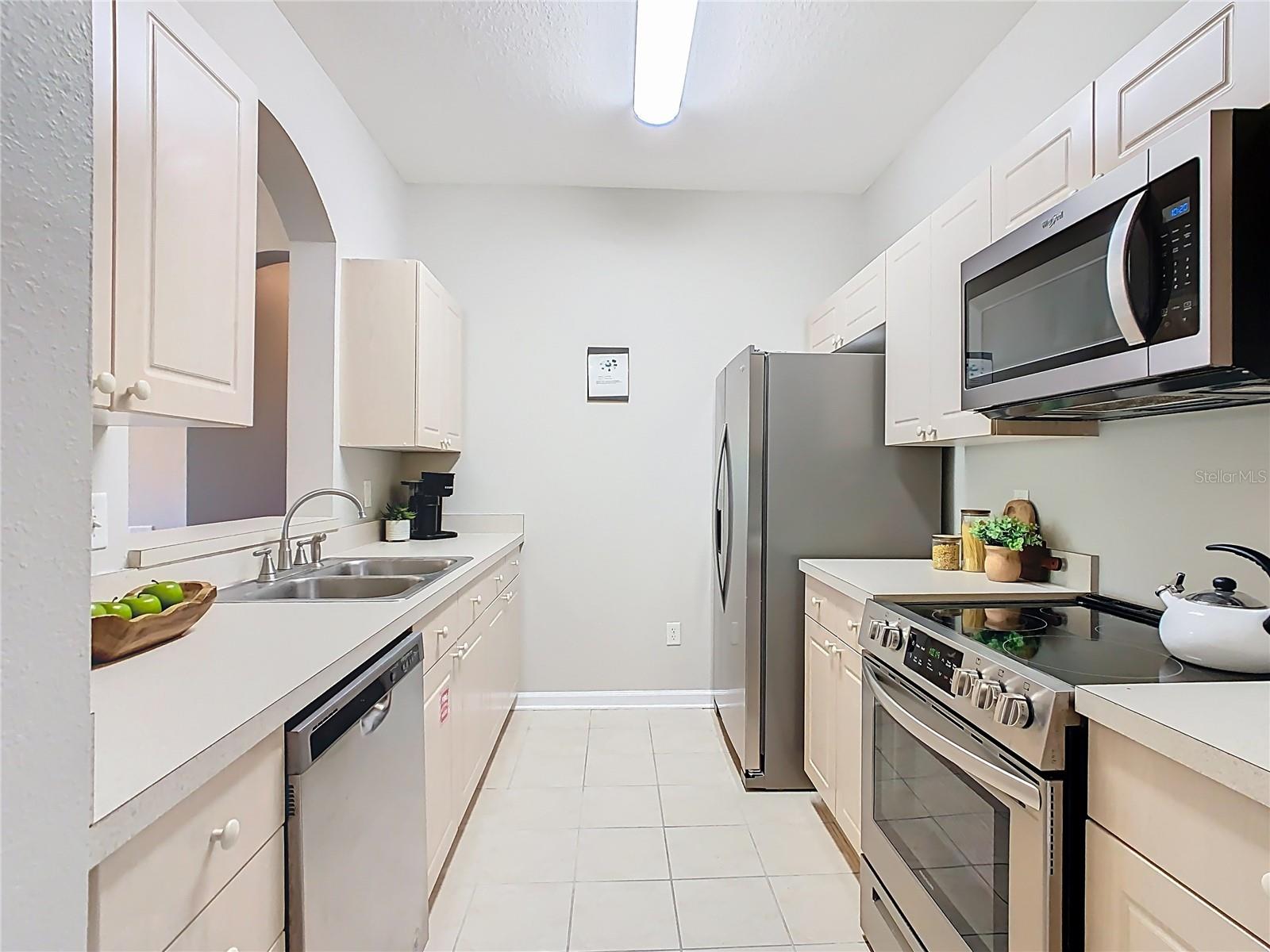Image 7 of 92 For 2300 Silver Palm Drive 205