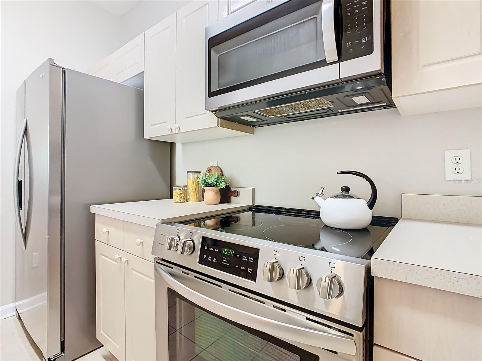 Image 8 of 92 For 2300 Silver Palm Drive 205