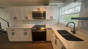 Image 7 of 31 For 749 Ridgewood Avenue 1