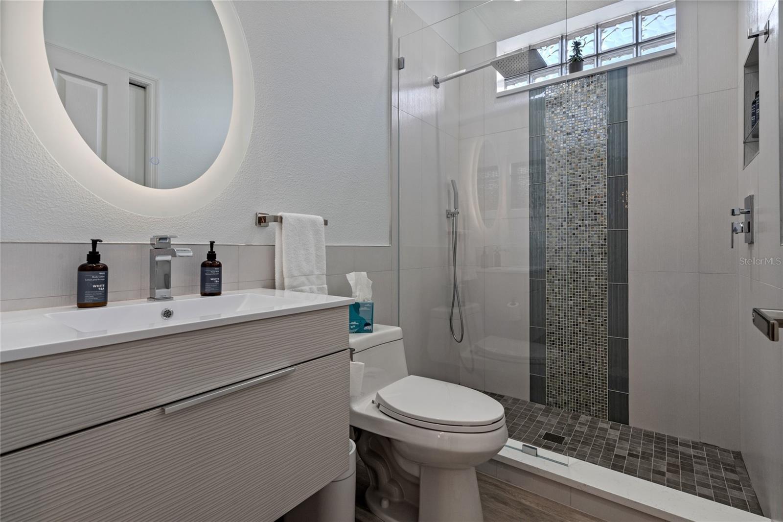 Image 33 of 66 For 10662 Woodchase Circle