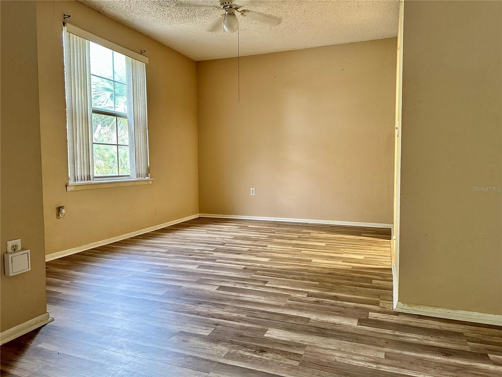 Image 4 of 10 For 3993 Versailles Drive 3993f