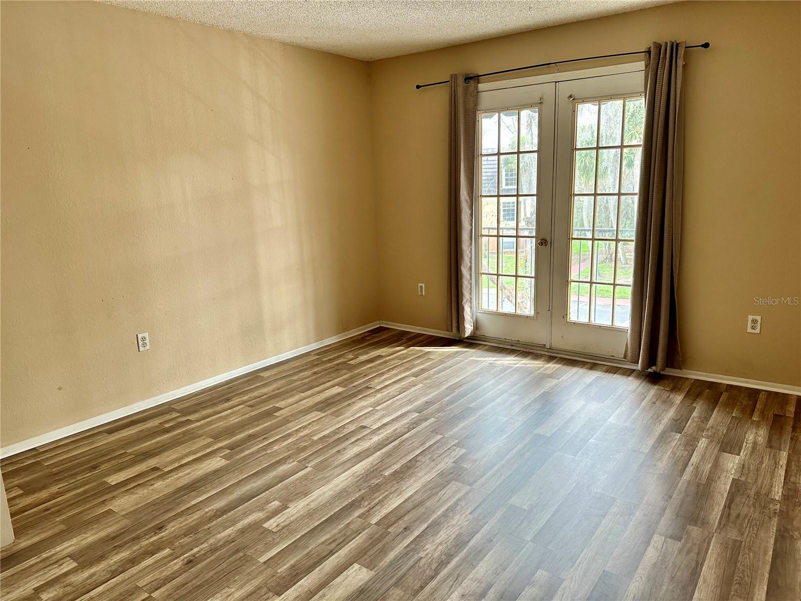 Image 9 of 10 For 3993 Versailles Drive 3993f