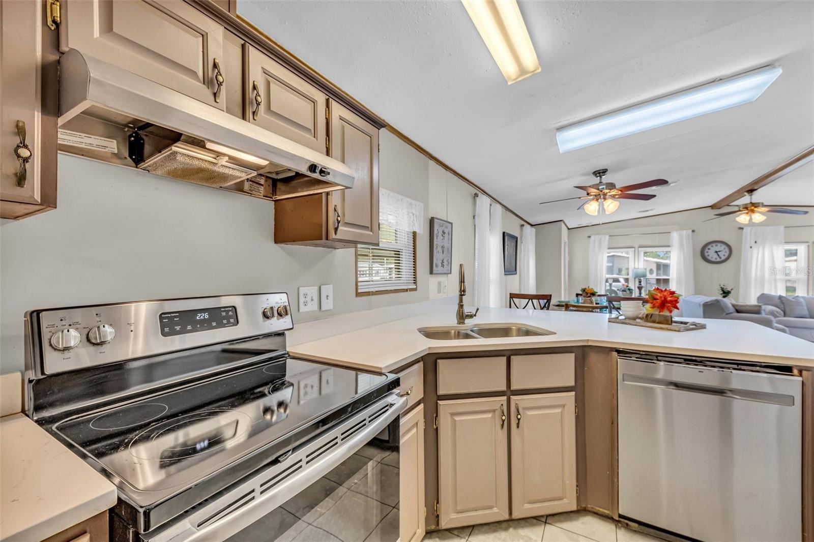 Image 11 of 25 For 453 Tivoli Park Drive