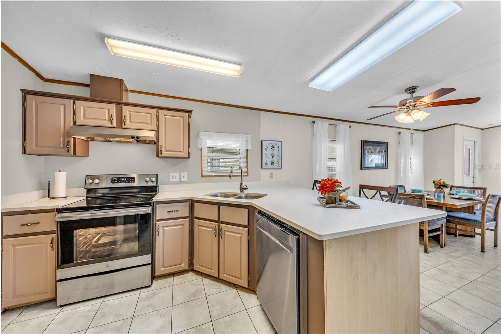 Image 8 of 25 For 453 Tivoli Park Drive