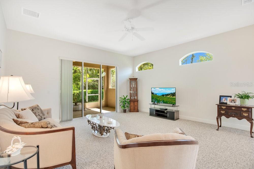 Image 10 of 51 For 333 La Creek Court