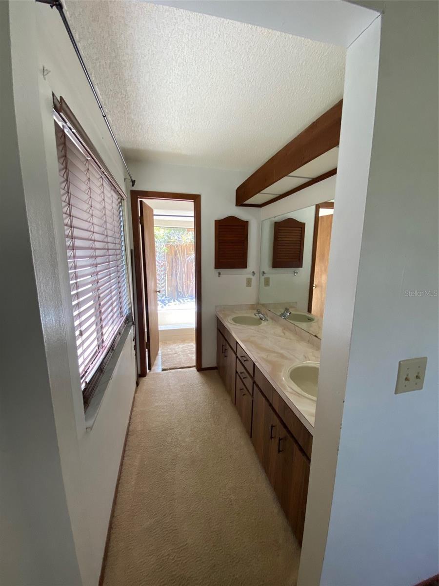 Image 12 of 14 For 705 Boysenberry Court