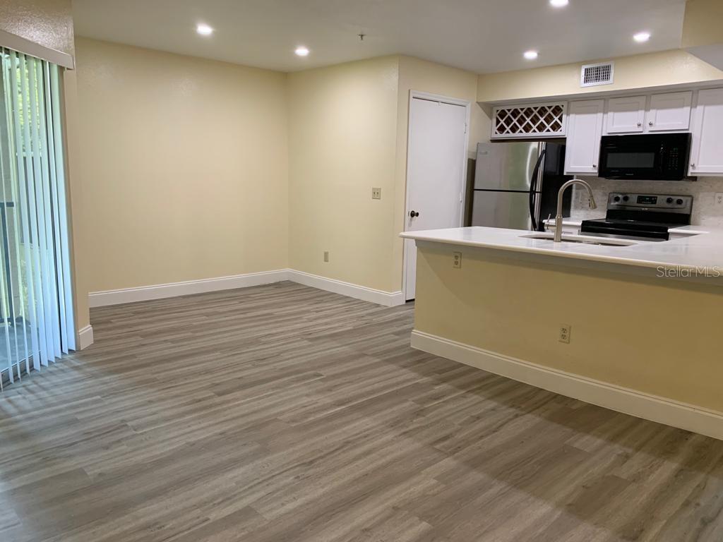 Image 6 of 28 For 7220 Westpointe Boulevard 1421
