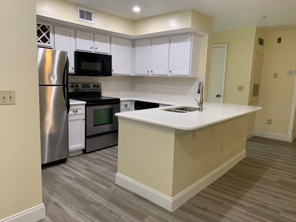 Image 7 of 28 For 7220 Westpointe Boulevard 1421