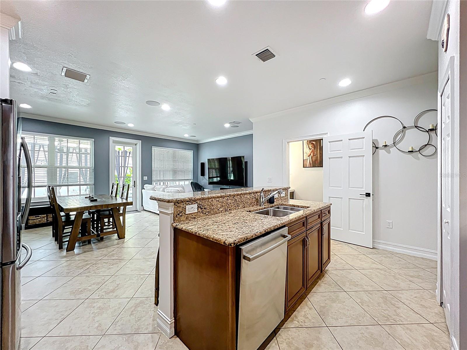 Image 18 of 72 For 2240 Osprey Avenue