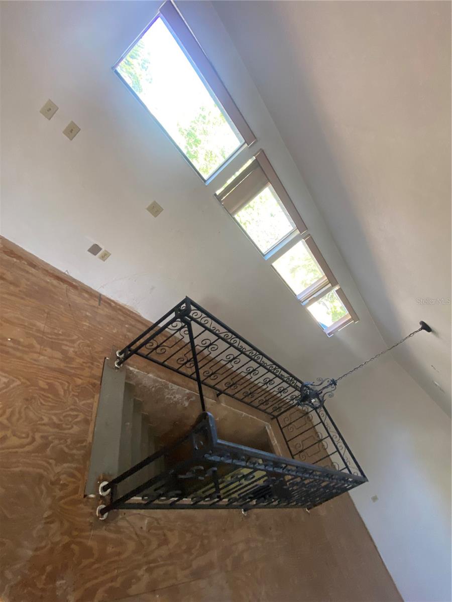 Image 16 of 26 For 2585 Buena Vista Drive