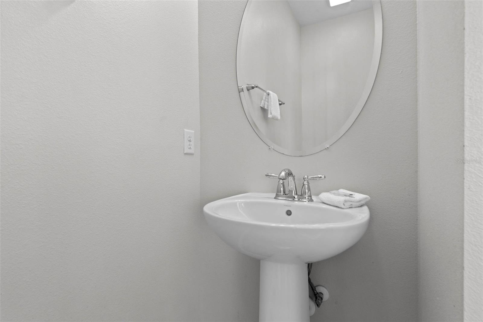 Image 41 of 83 For 1558 Carey Palm Circle