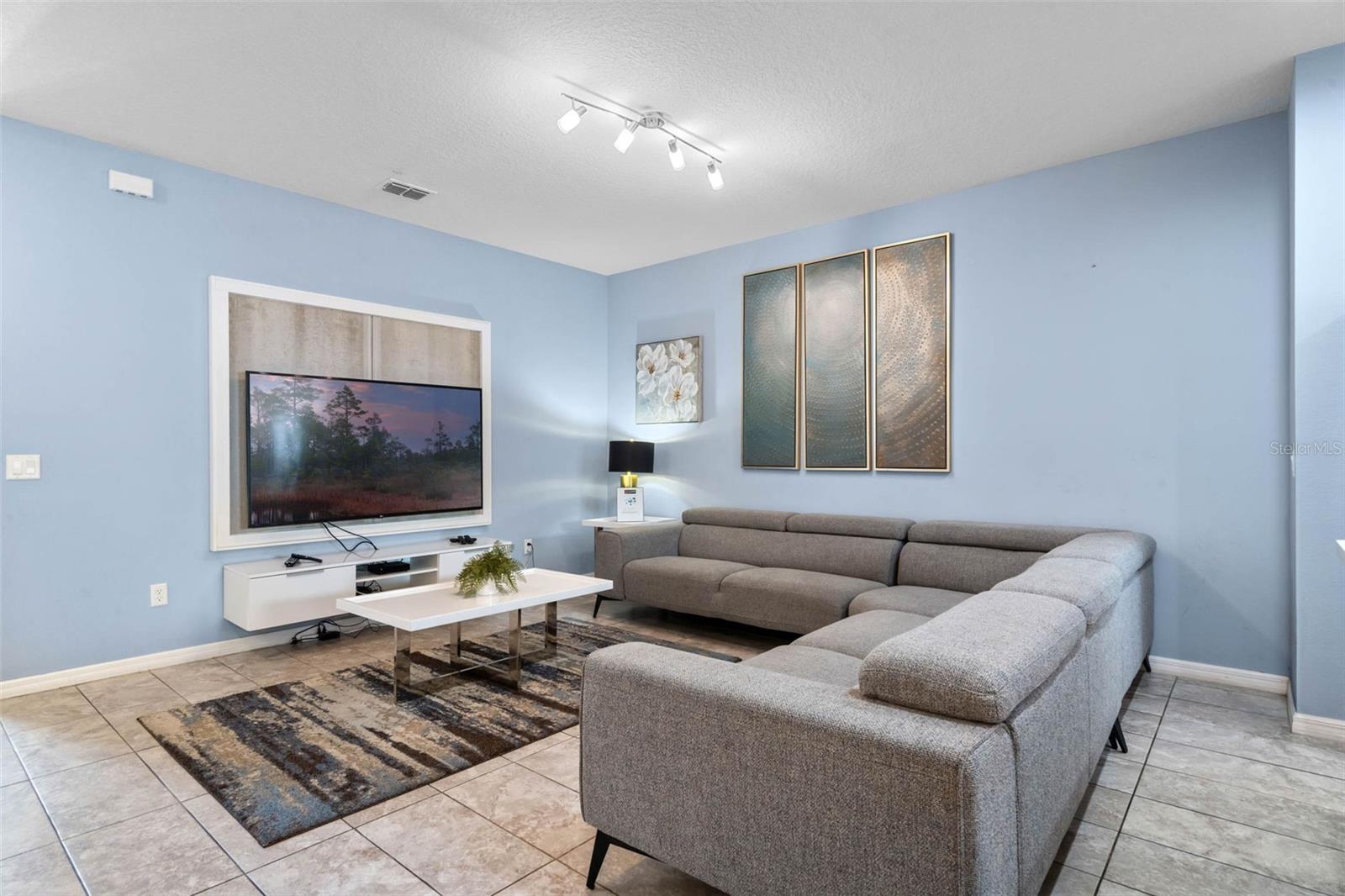 Image 5 of 83 For 1558 Carey Palm Circle
