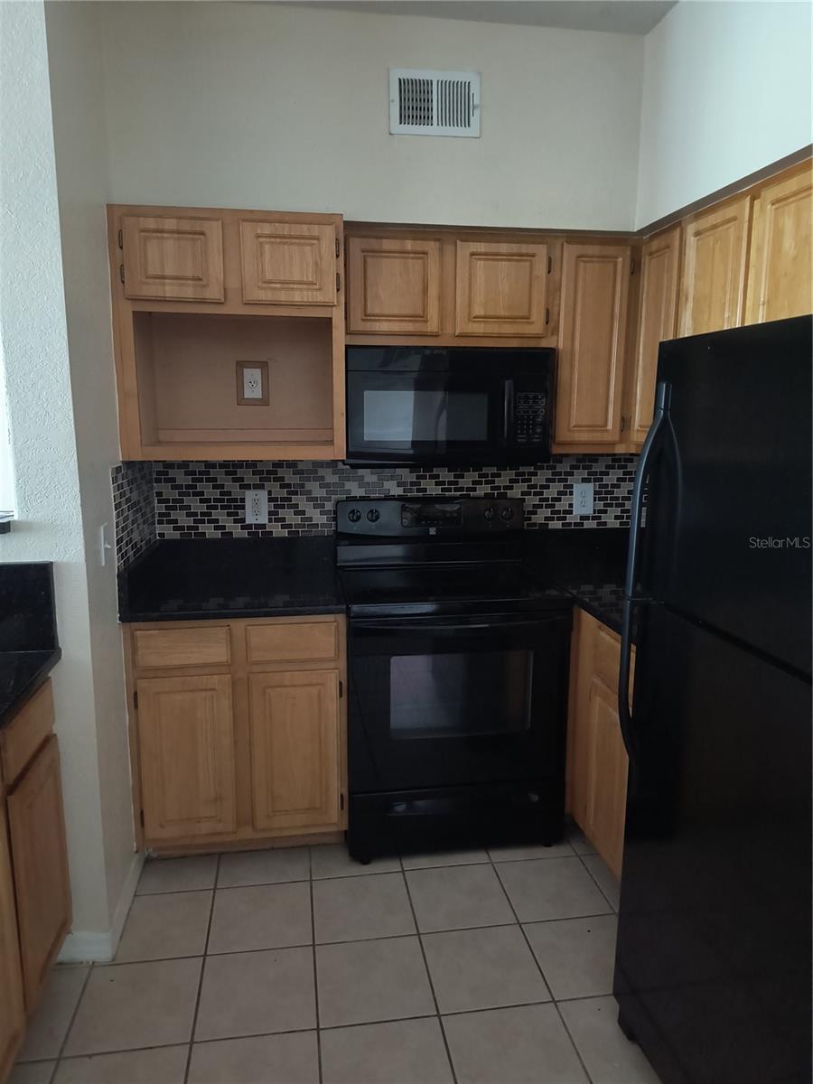 Image 6 of 30 For 6685 Queens Borough Avenue 104