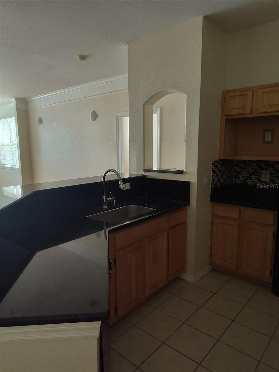 Image 9 of 30 For 6685 Queens Borough Avenue 104