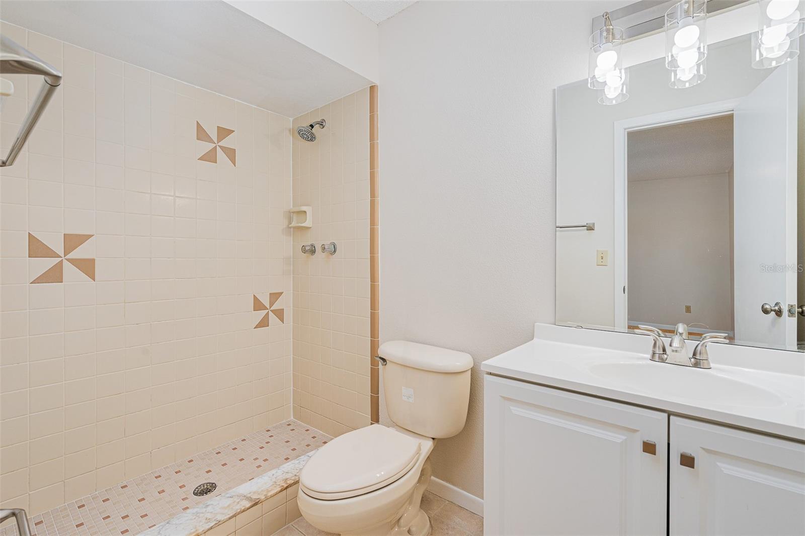 Image 13 of 23 For 2921 Sabal Palm Drive