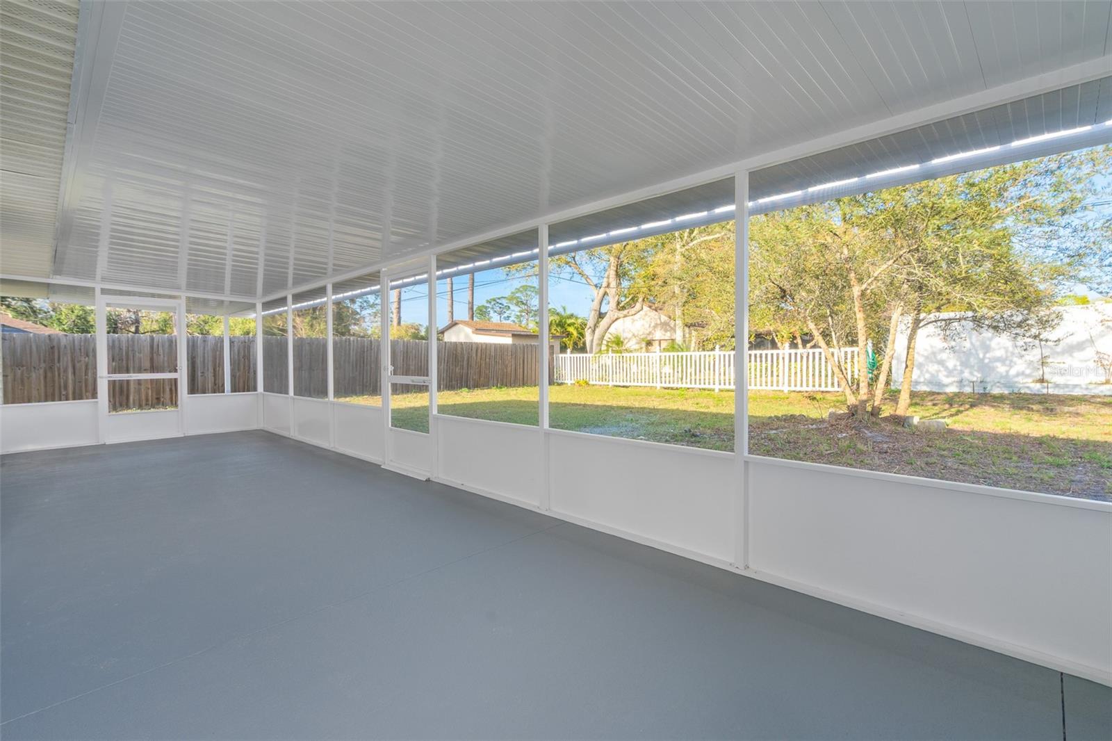 Image 18 of 23 For 2921 Sabal Palm Drive