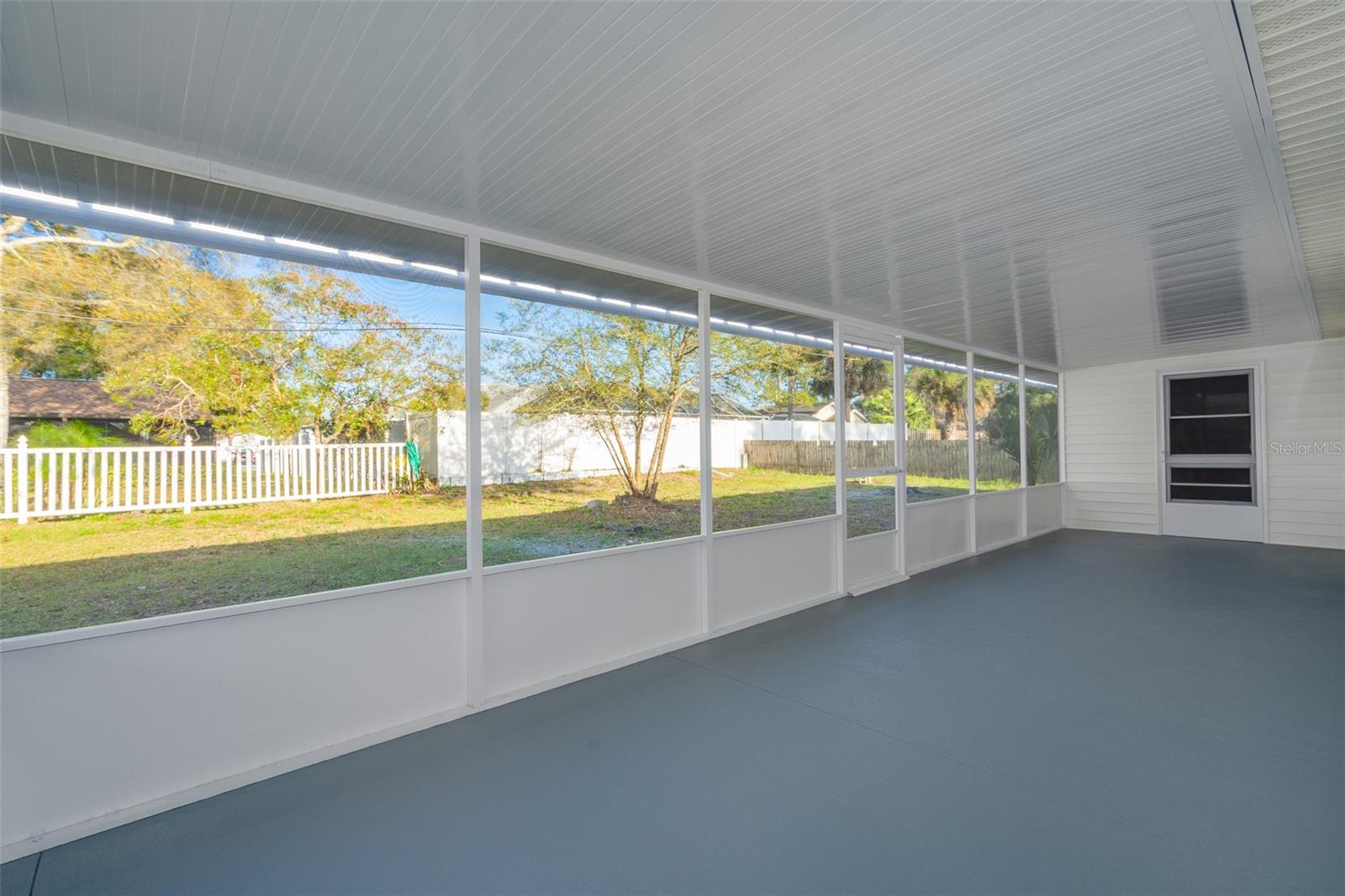 Image 19 of 23 For 2921 Sabal Palm Drive