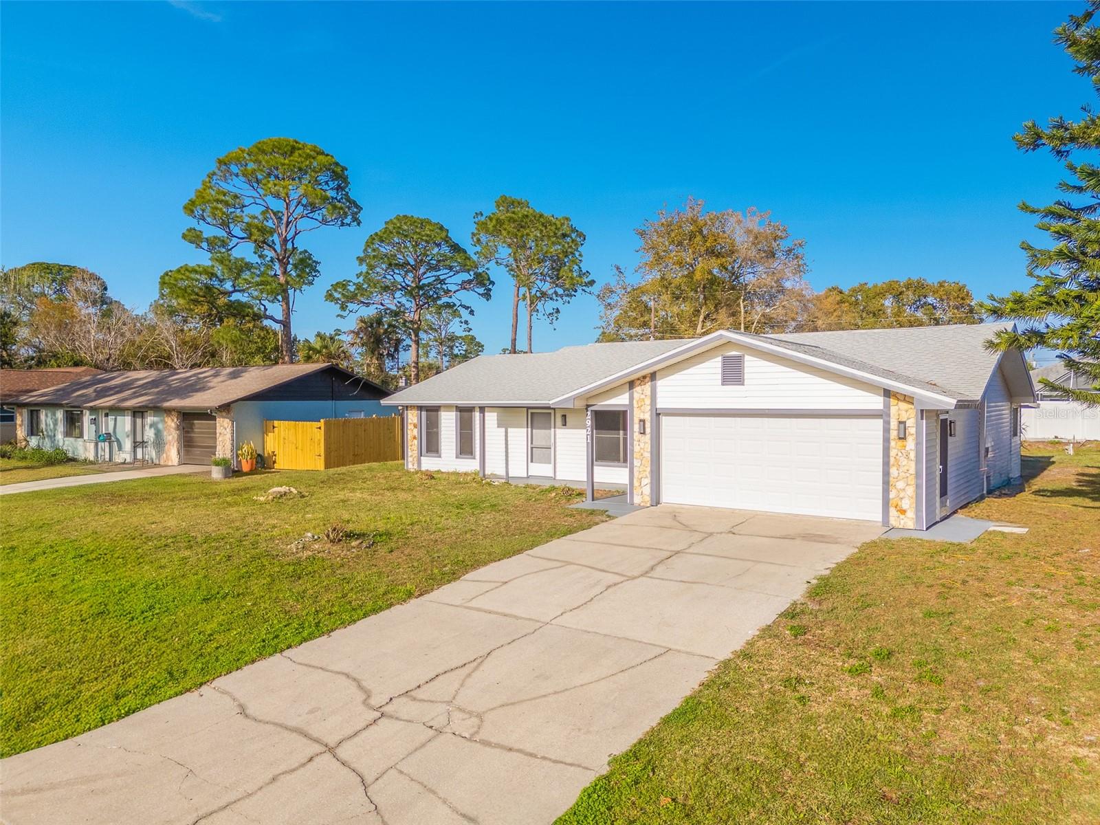 Image 2 of 23 For 2921 Sabal Palm Drive