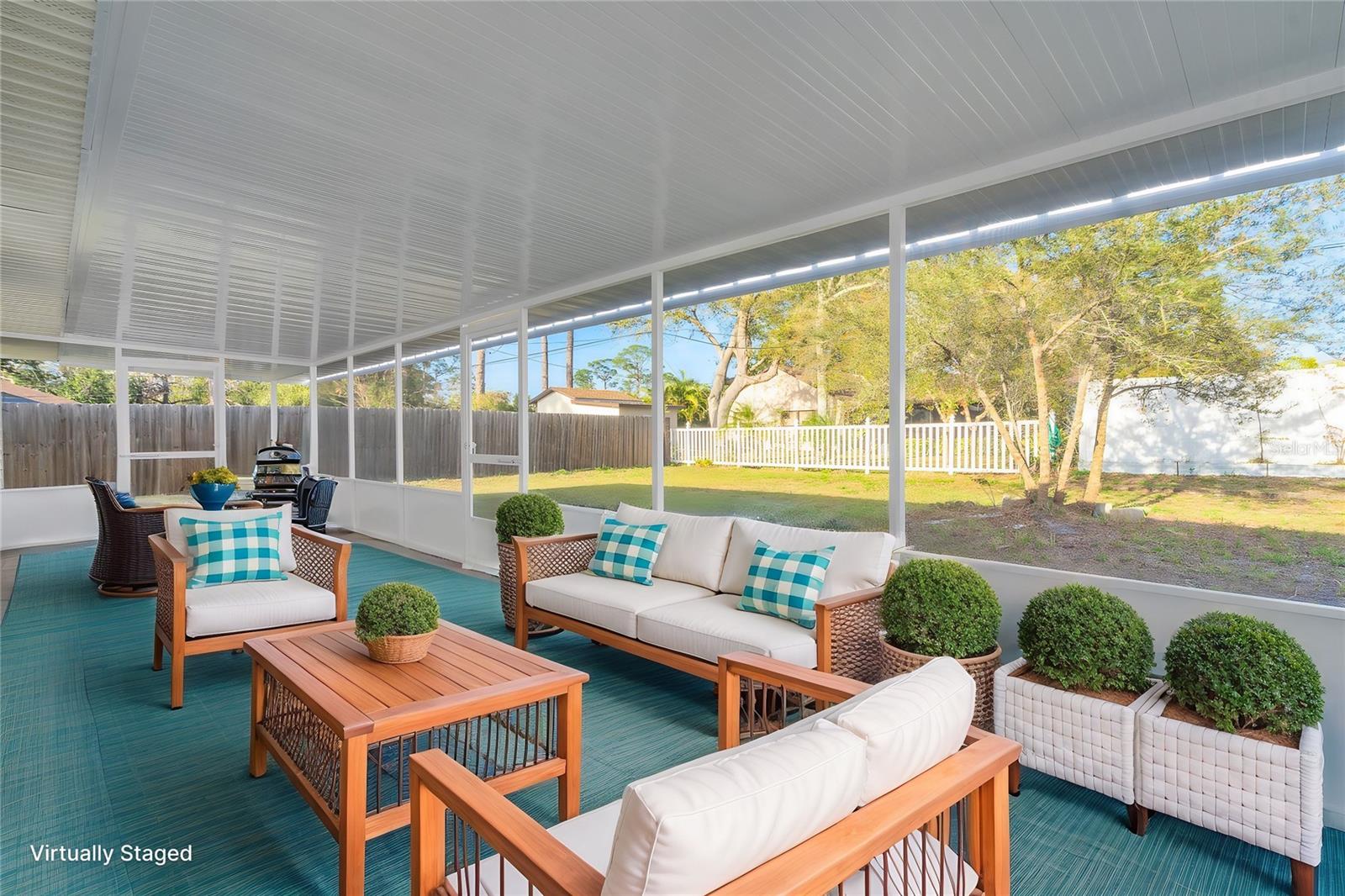 Image 21 of 23 For 2921 Sabal Palm Drive