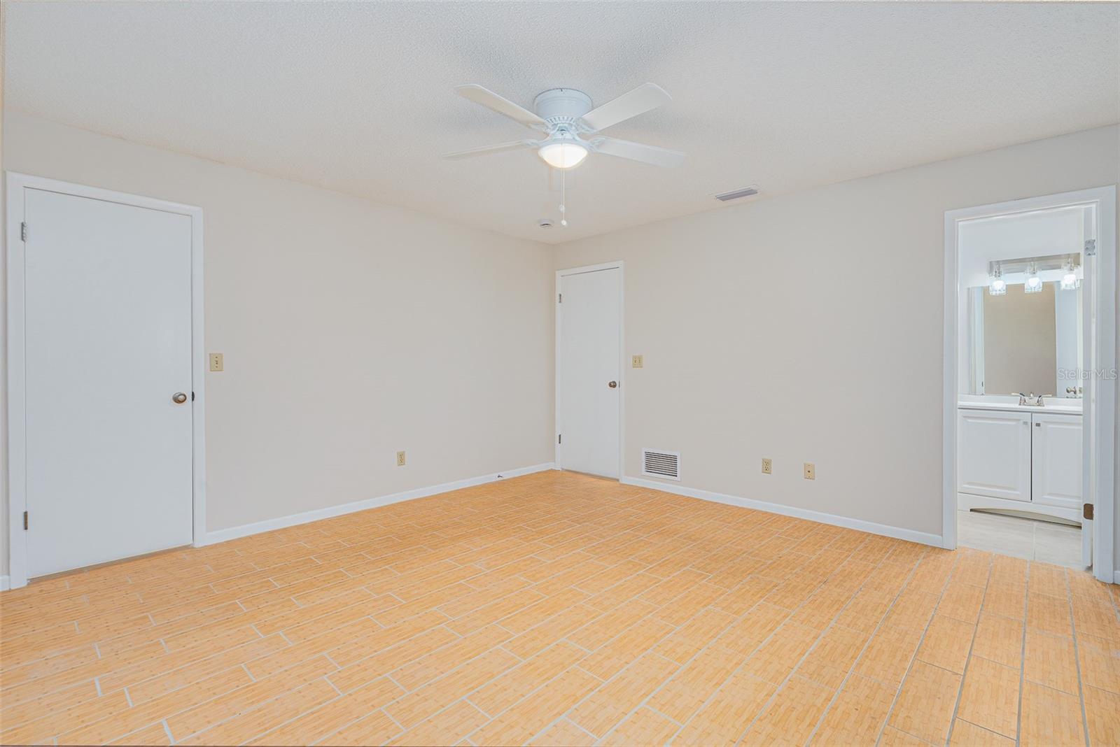 Image 9 of 23 For 2921 Sabal Palm Drive