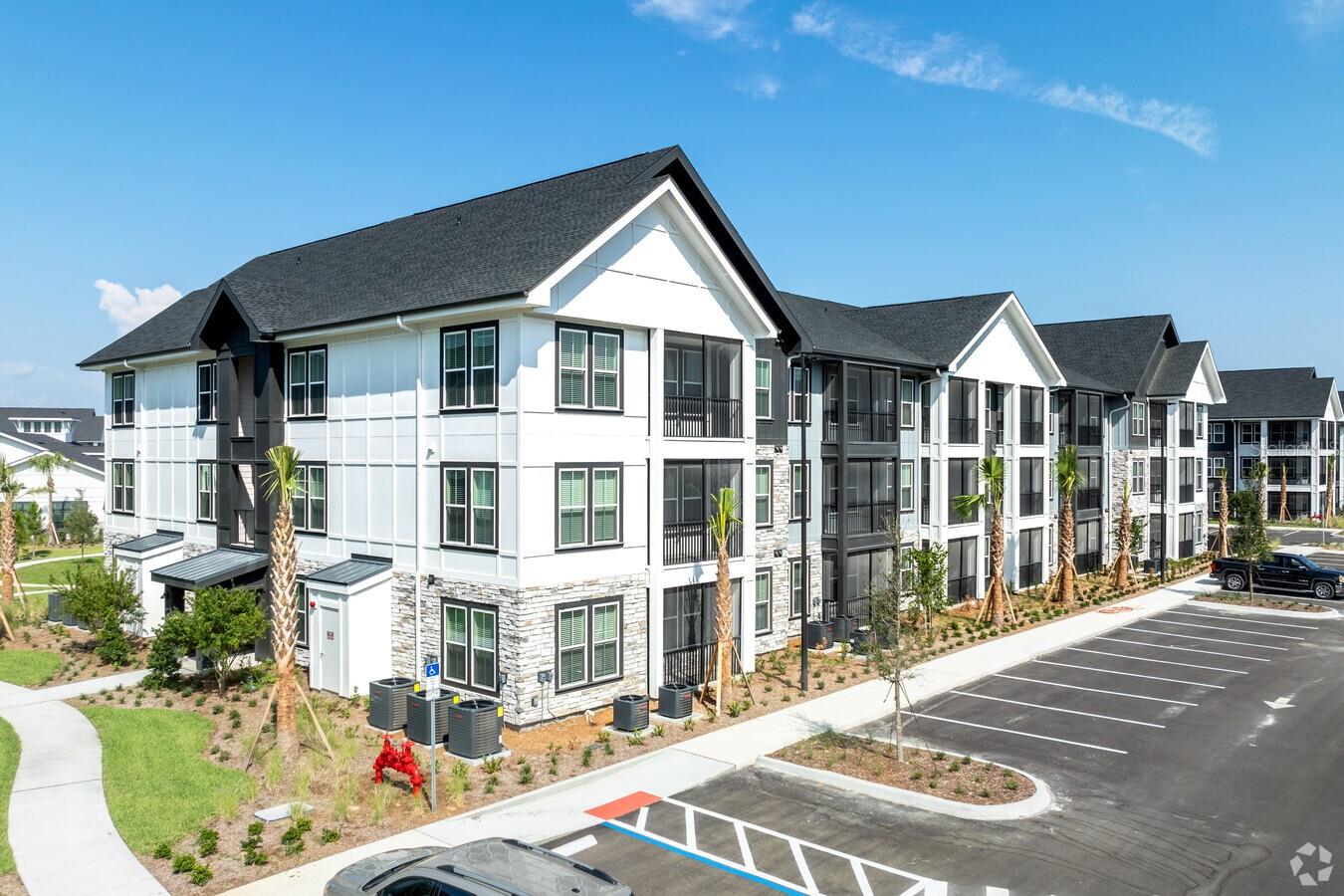 Image 4 of 66 For 3020 Base Boulevard B2