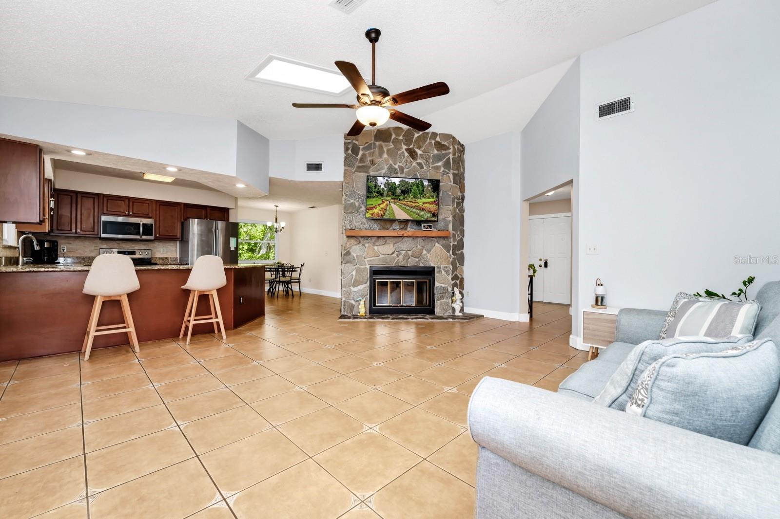 Image 5 of 45 For 275 3rd Street