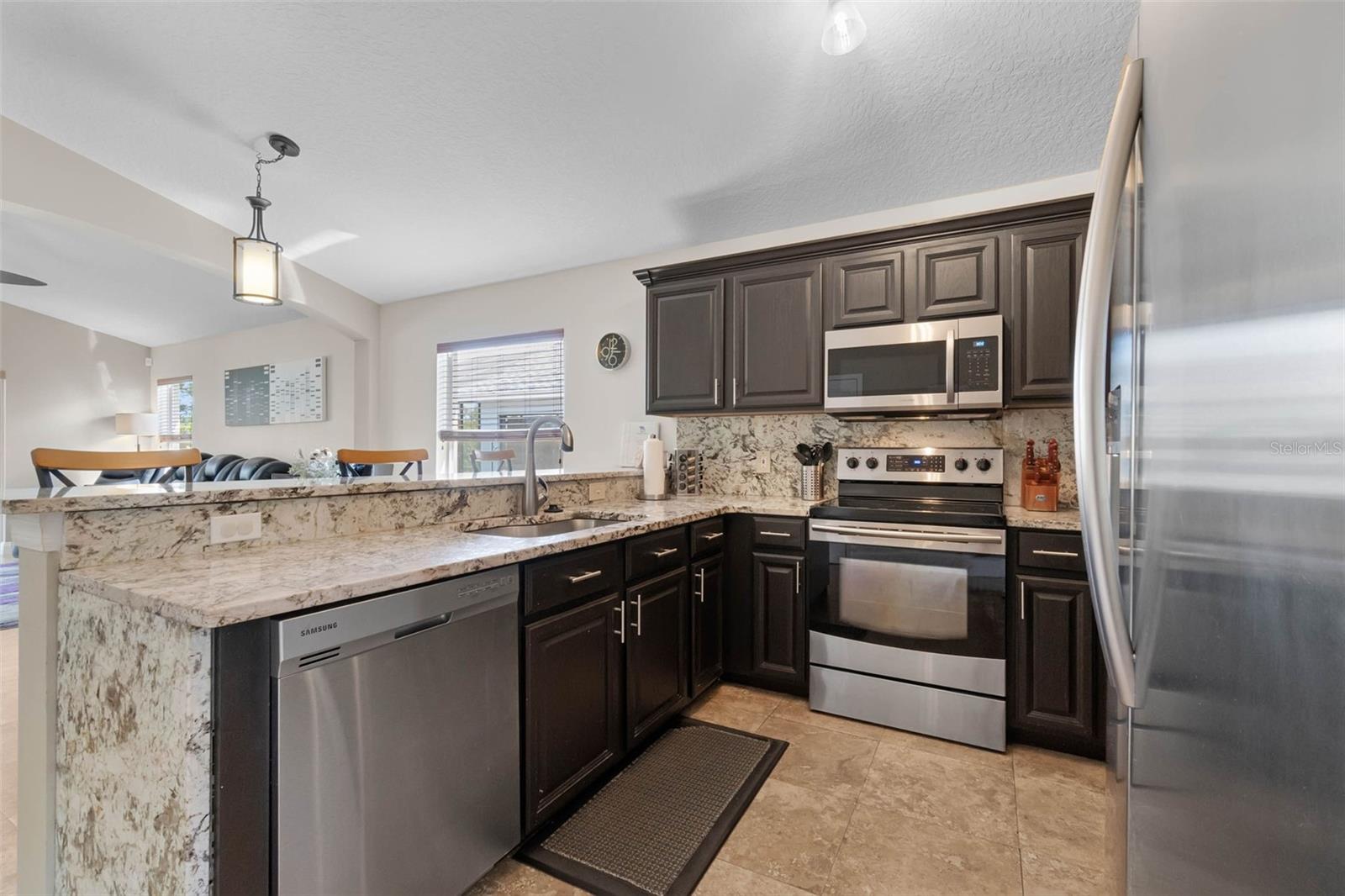 Image 14 of 53 For 838 Kildrummy Drive