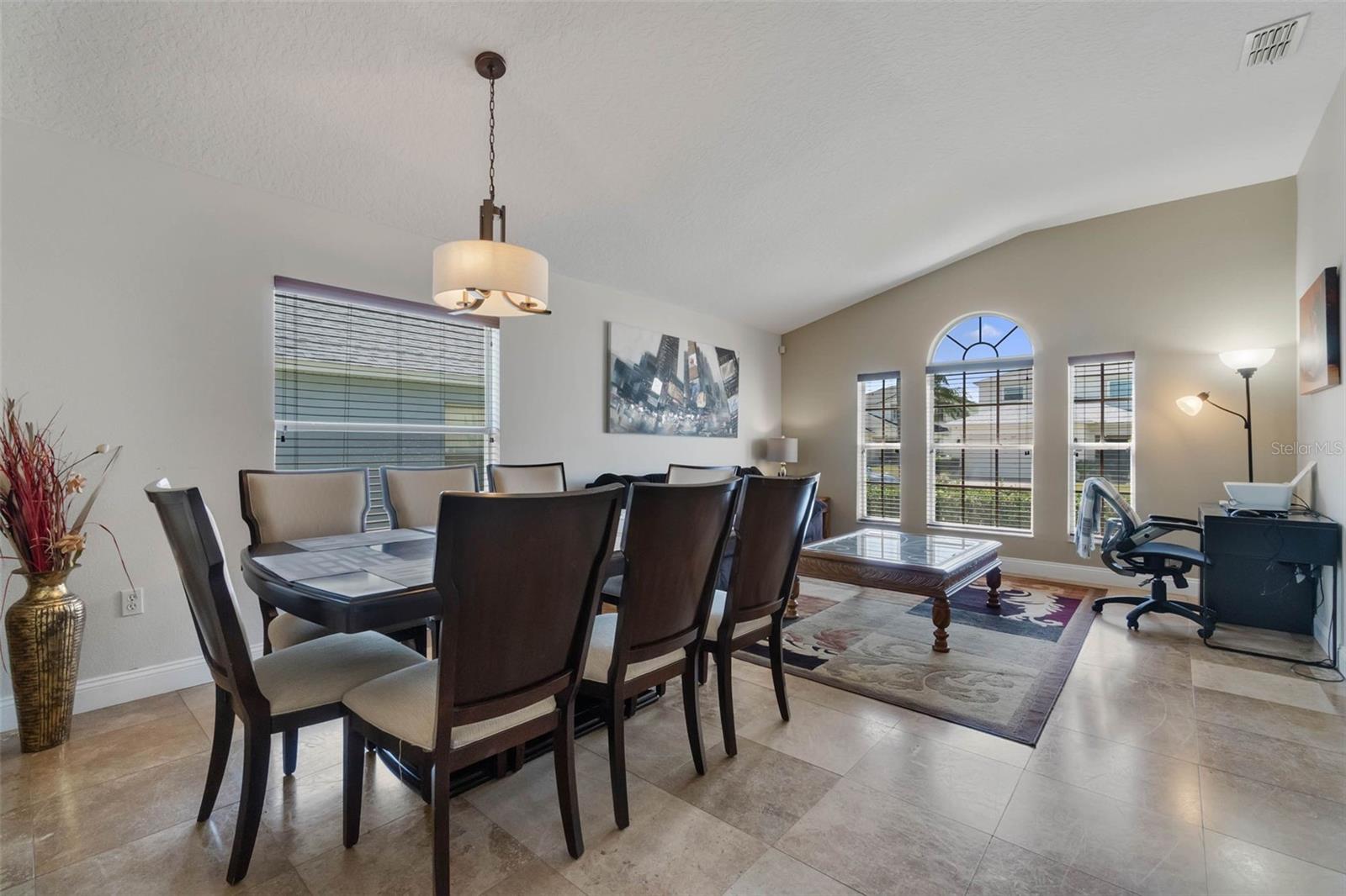 Image 6 of 53 For 838 Kildrummy Drive
