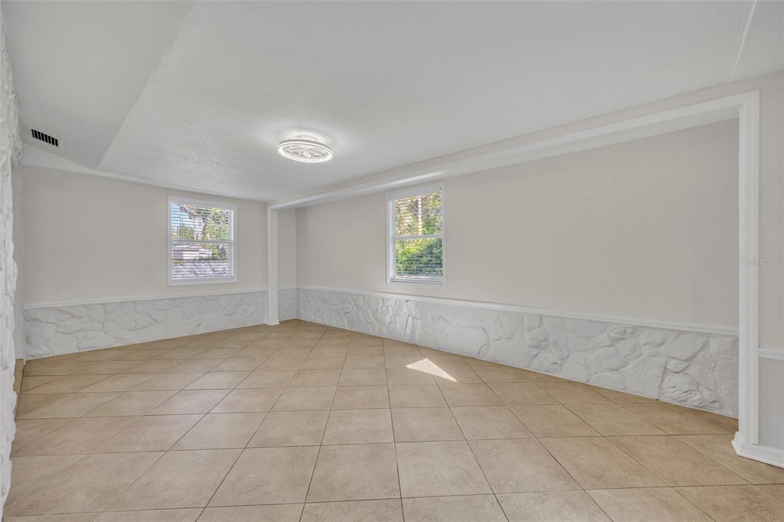 Image 12 of 25 For 642 Balfour Drive