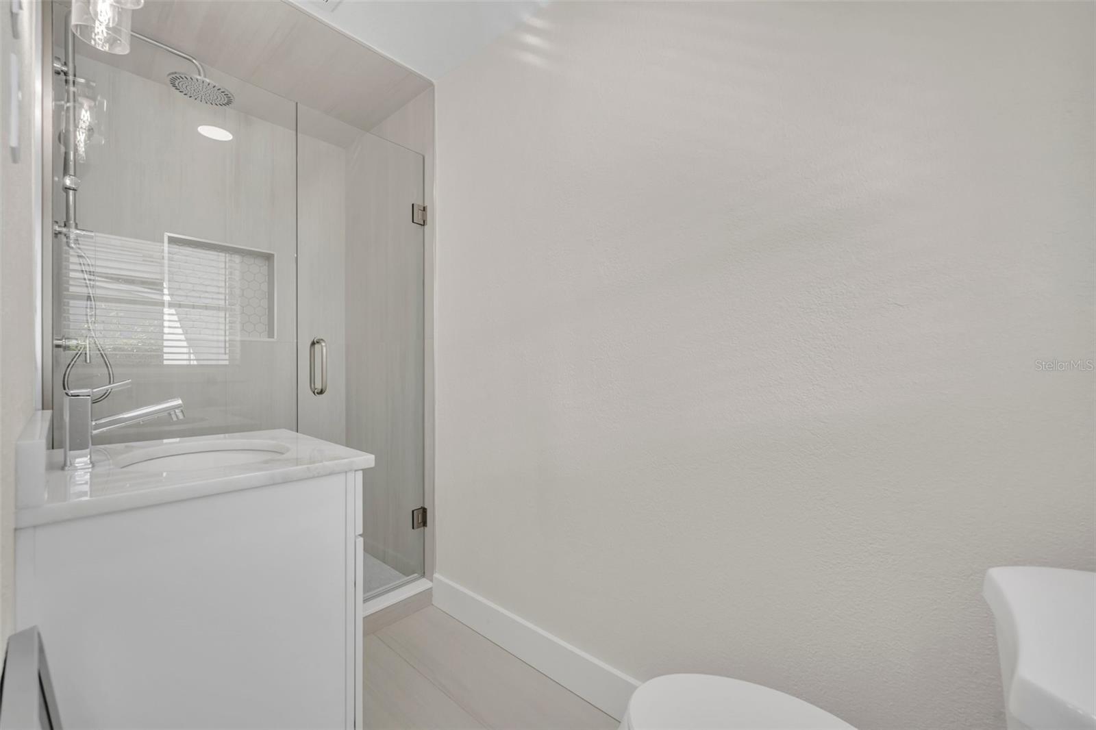 Image 16 of 25 For 642 Balfour Drive