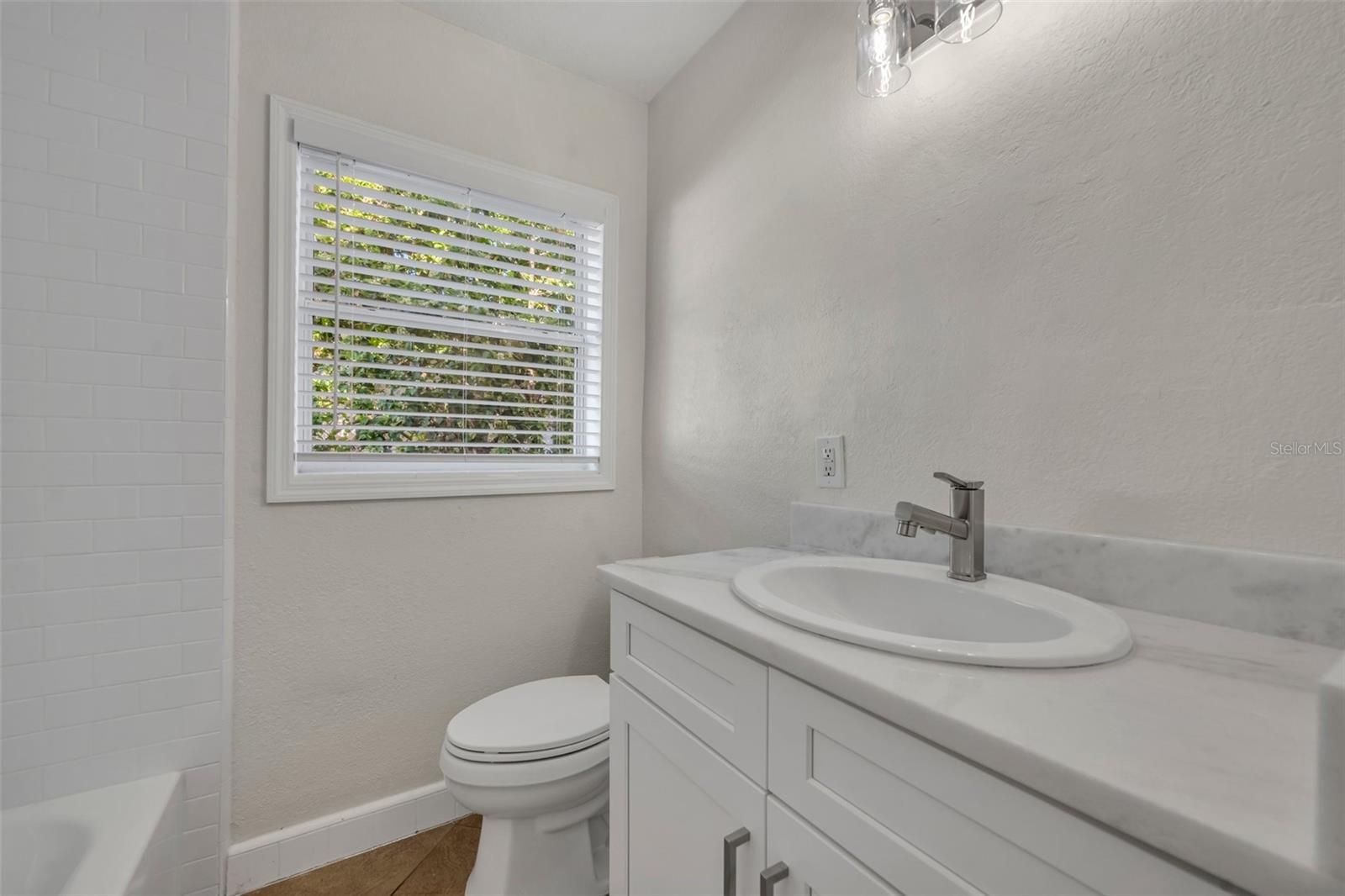 Image 19 of 25 For 642 Balfour Drive
