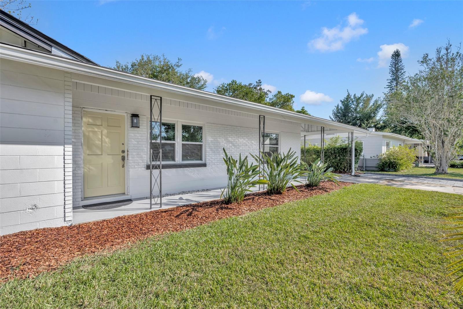 Image 4 of 25 For 642 Balfour Drive