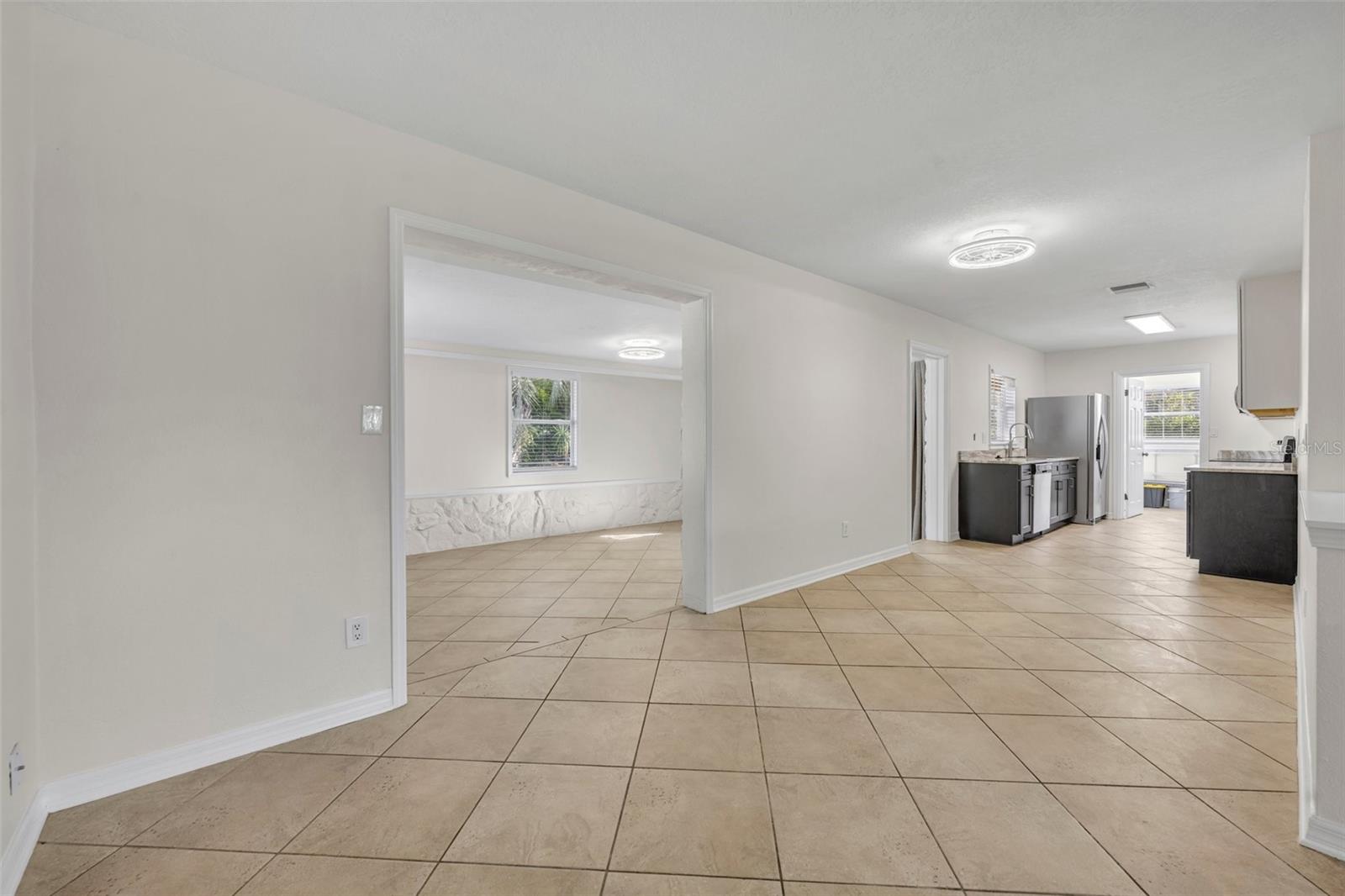 Image 7 of 25 For 642 Balfour Drive