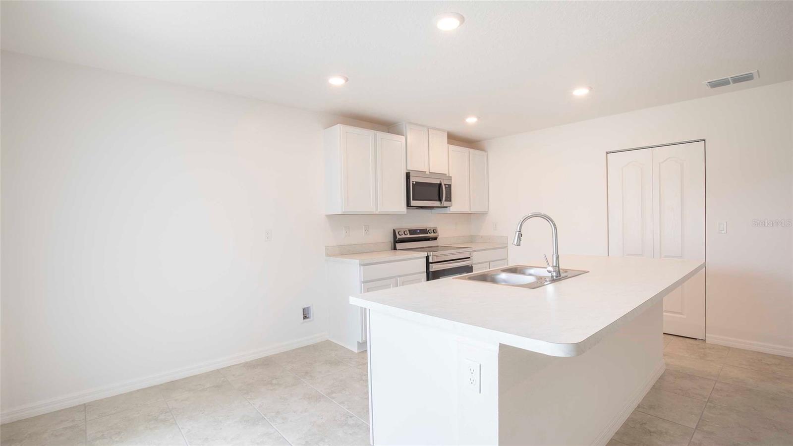 Image 15 of 23 For 2144 Hibiscus Place