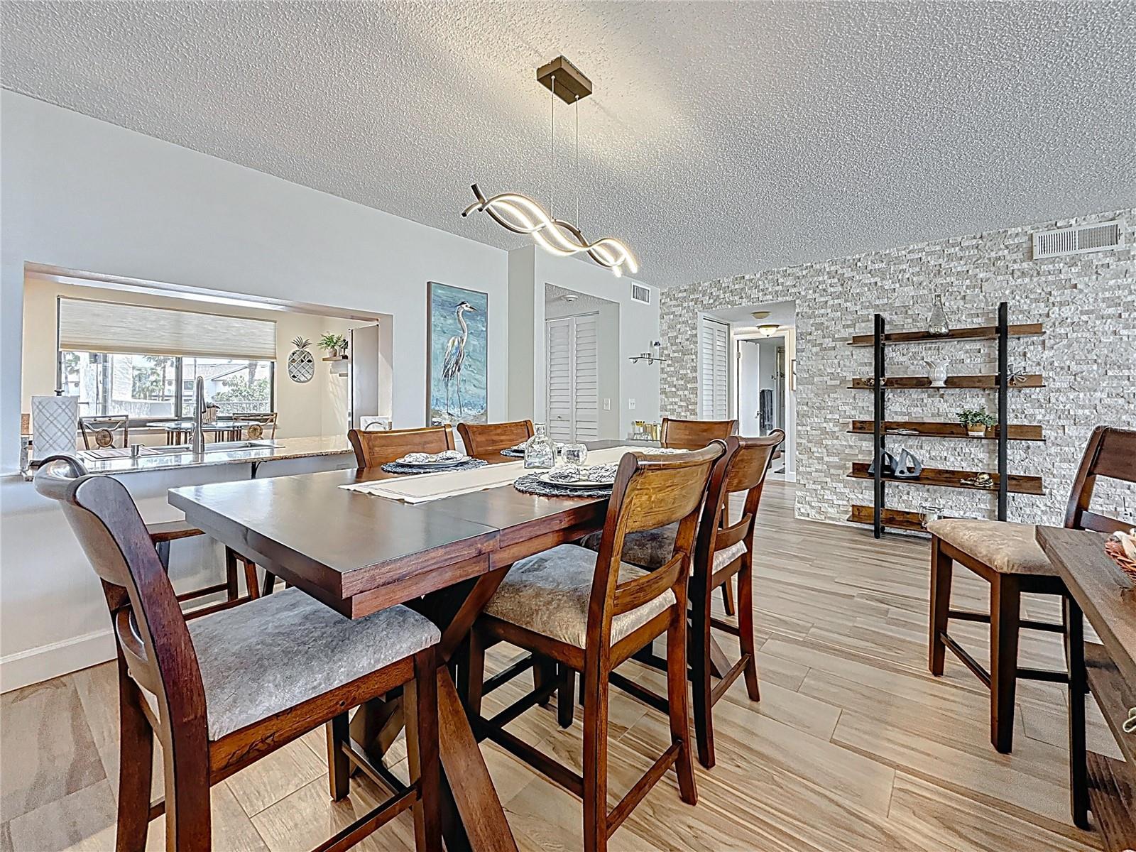 Image 14 of 40 For 1581 Gulf Boulevard 102n