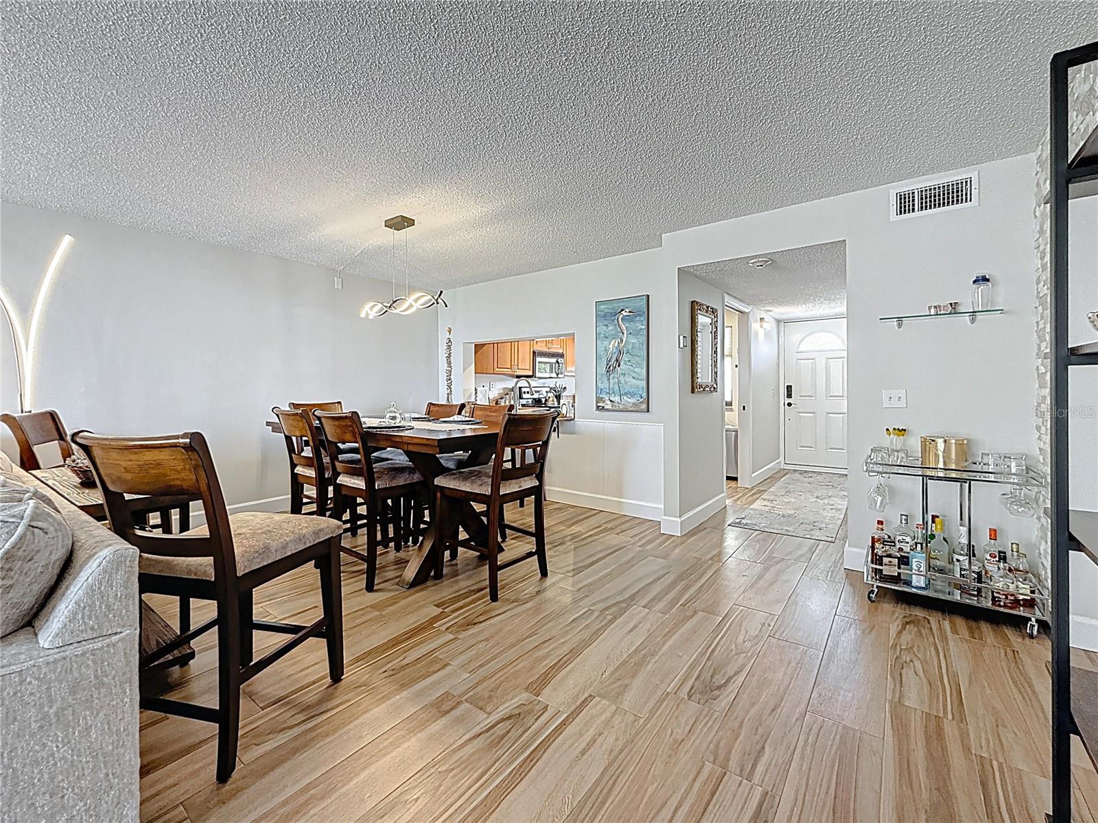 Image 15 of 40 For 1581 Gulf Boulevard 102n