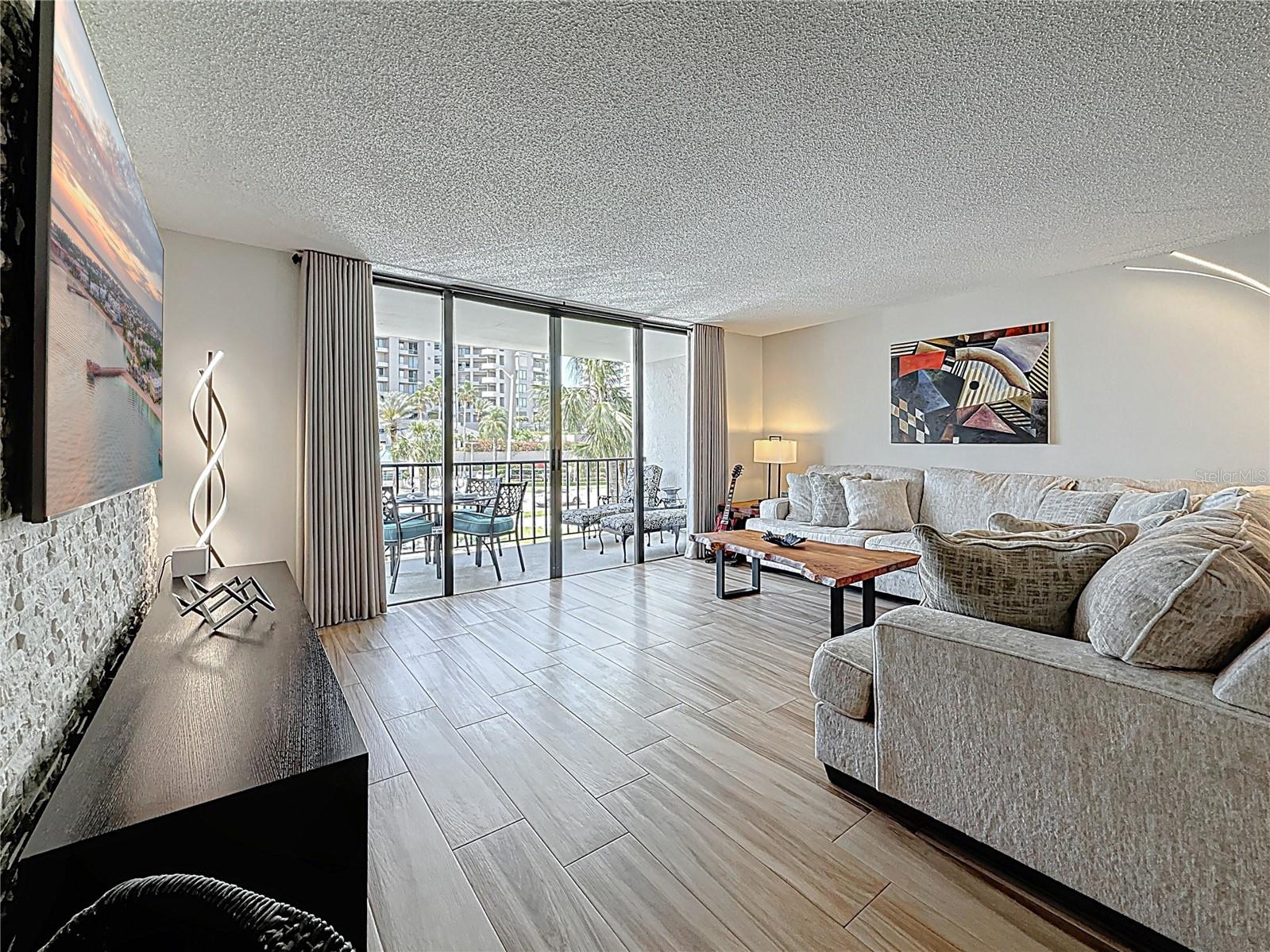 Image 16 of 40 For 1581 Gulf Boulevard 102n