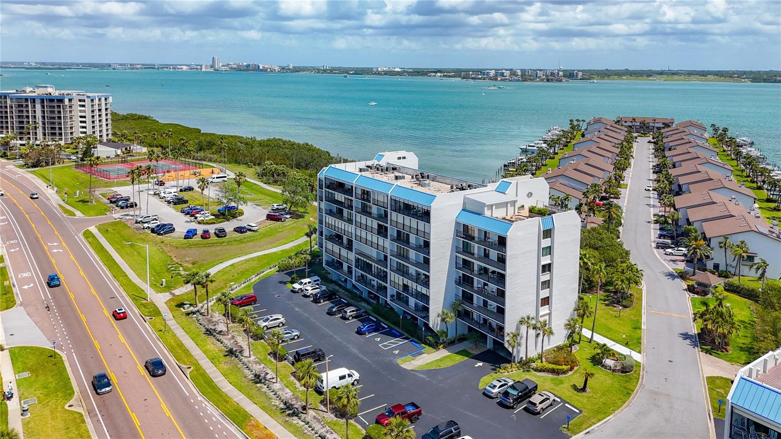Image 2 of 40 For 1581 Gulf Boulevard 102n