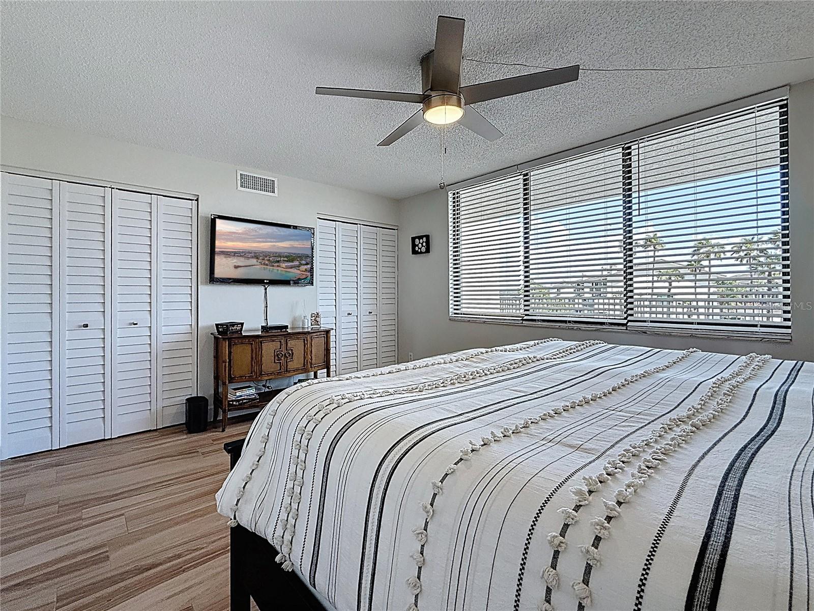 Image 20 of 40 For 1581 Gulf Boulevard 102n