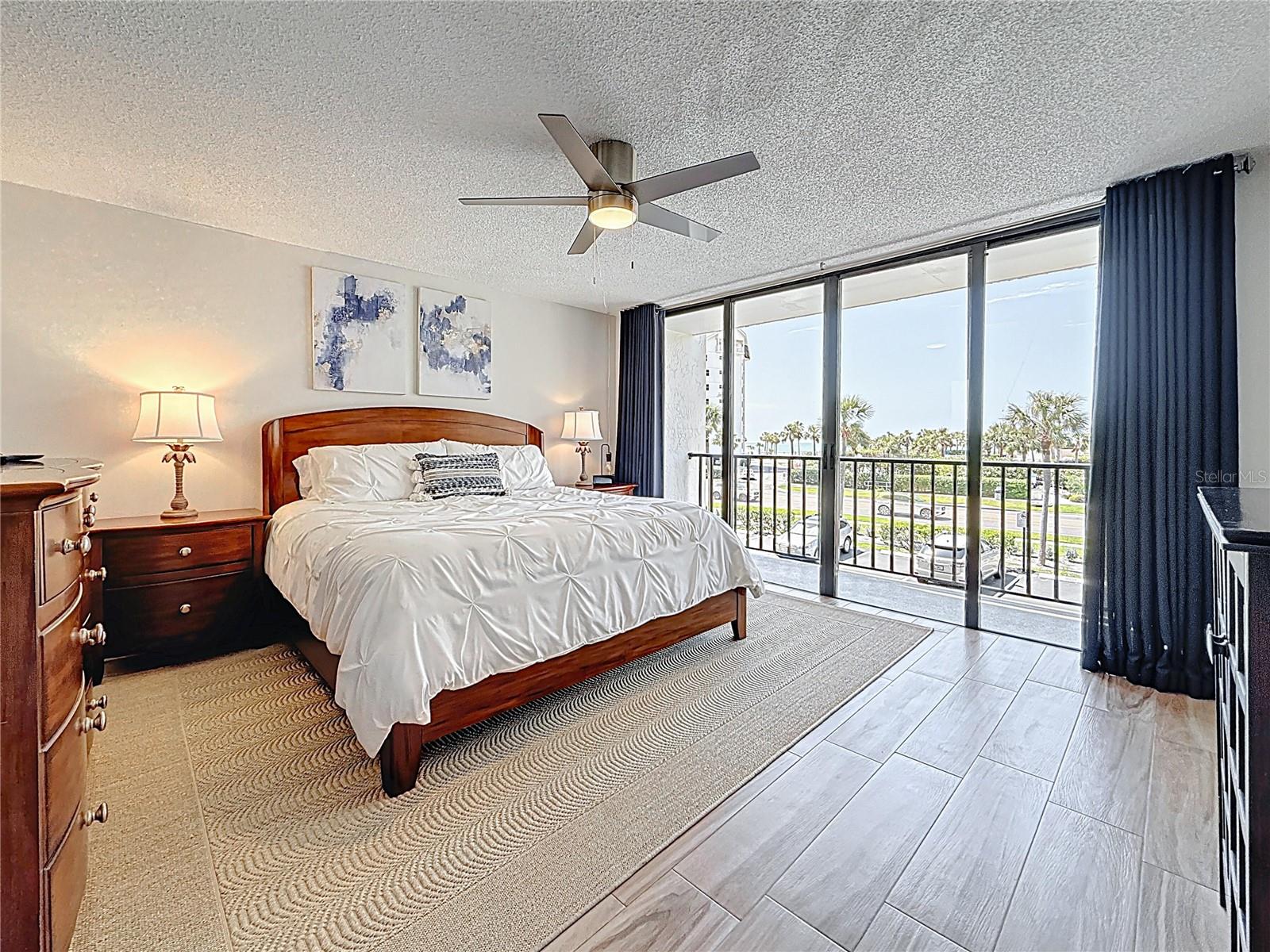 Image 23 of 40 For 1581 Gulf Boulevard 102n