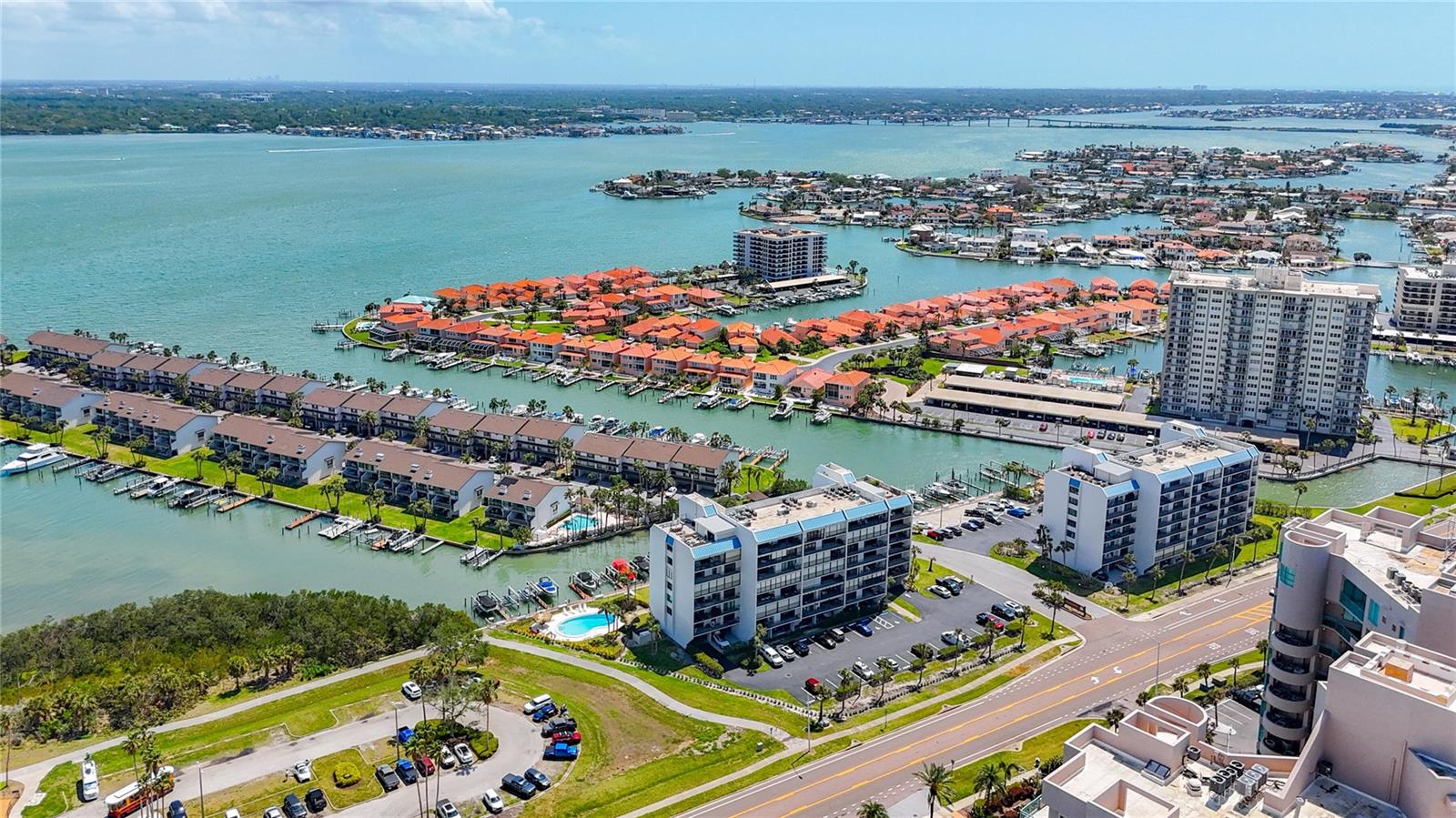 Image 3 of 40 For 1581 Gulf Boulevard 102n