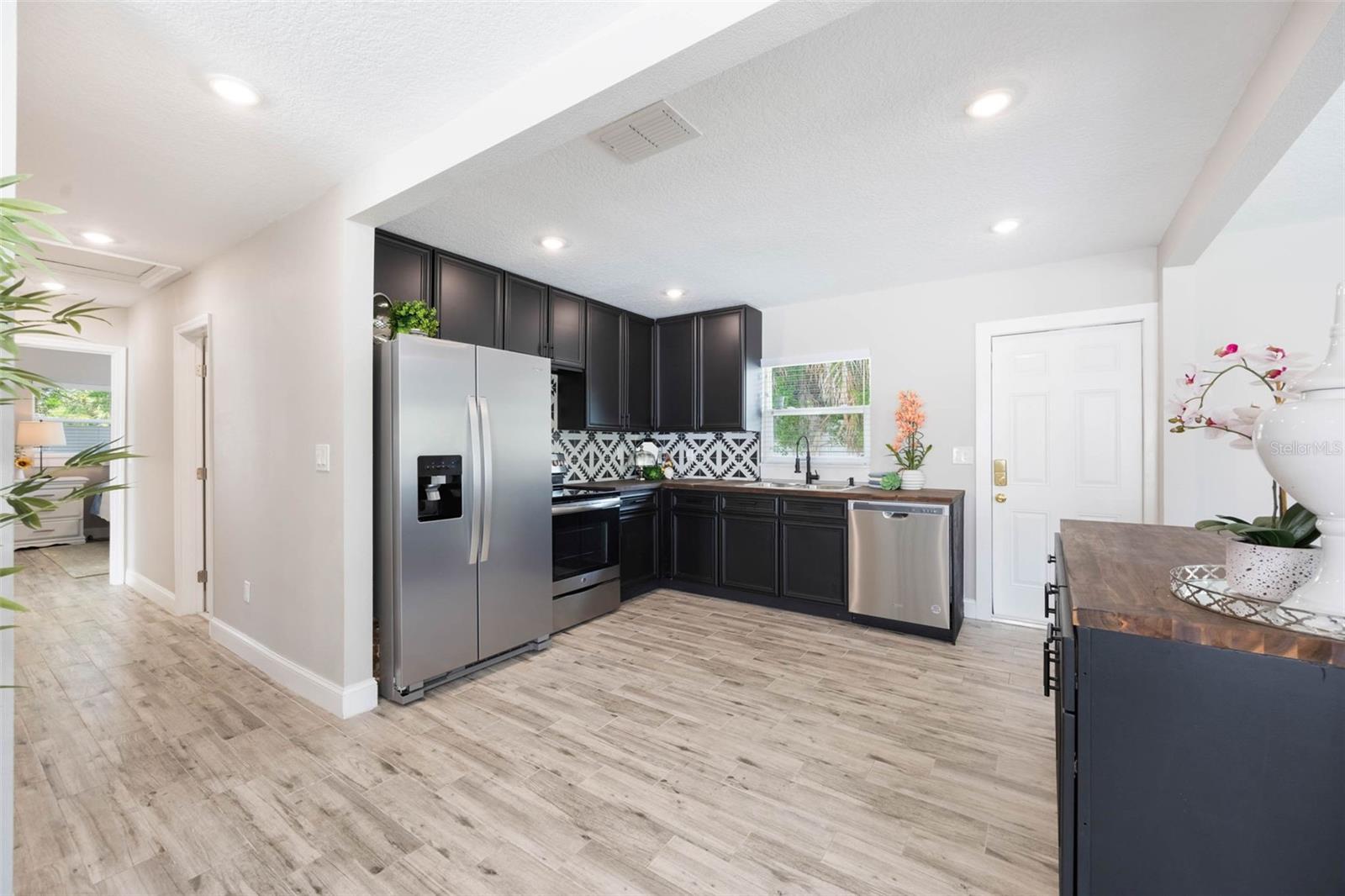 Image 16 of 36 For 843 Swoope Avenue