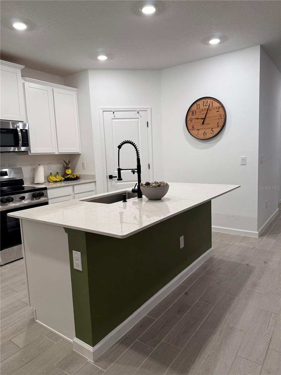 Image 14 of 43 For 1393 44th Cour Road