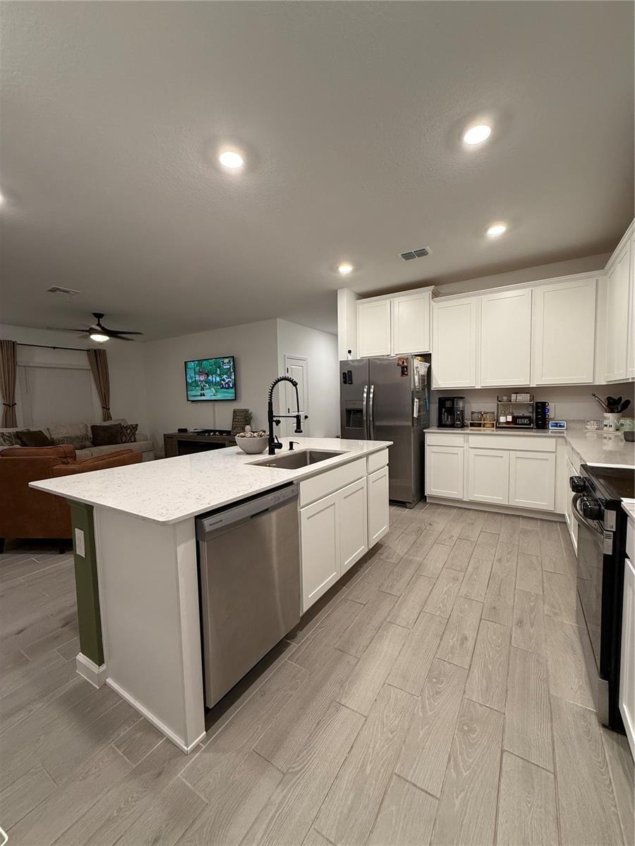 Image 16 of 43 For 1393 44th Cour Road