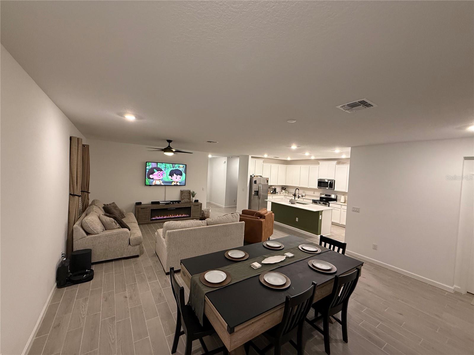 Image 20 of 43 For 1393 44th Cour Road