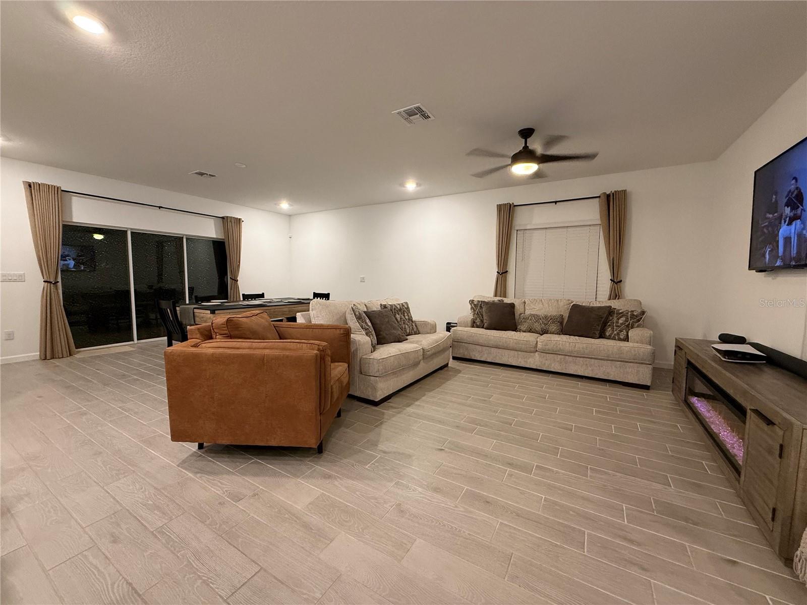 Image 22 of 43 For 1393 44th Cour Road
