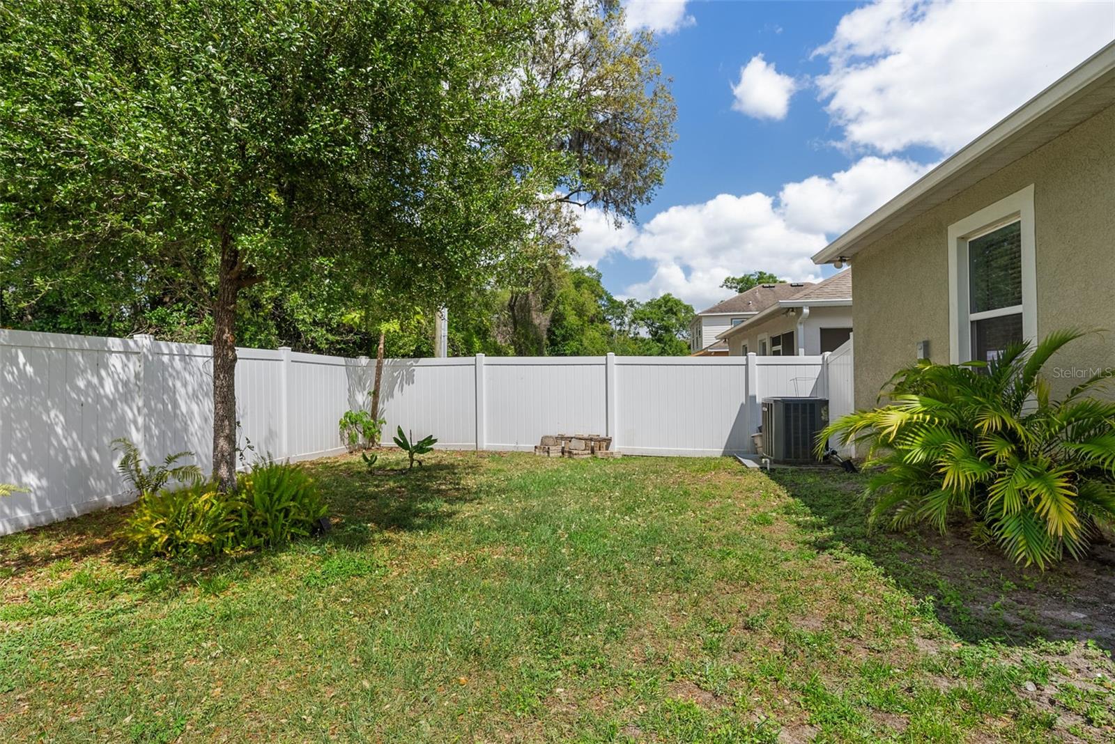 Image 42 of 72 For 116 Hurst Court