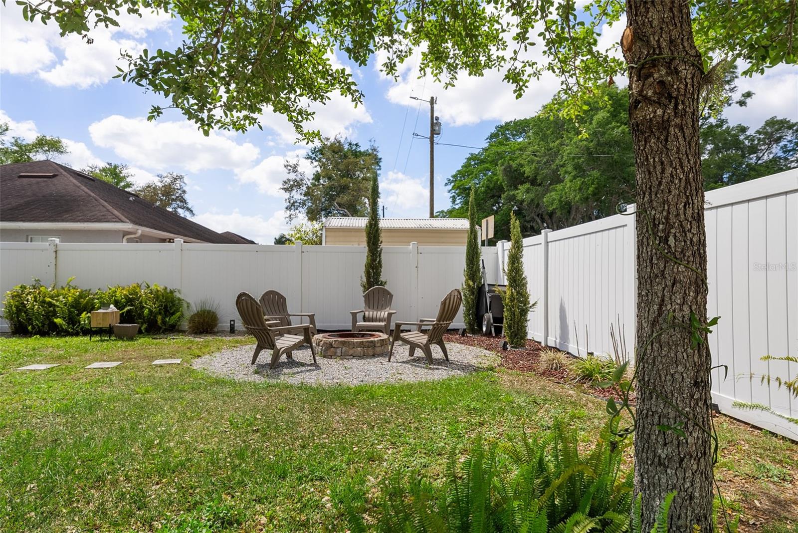 Image 47 of 72 For 116 Hurst Court
