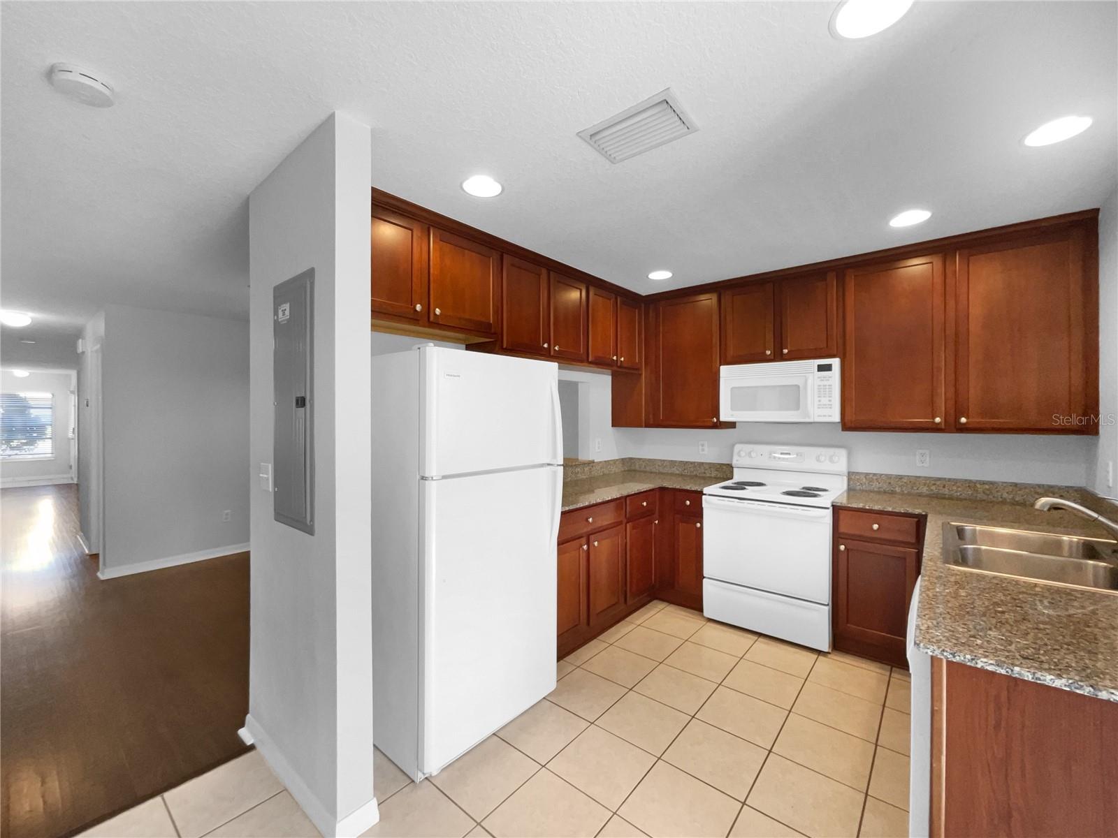 Image 6 of 21 For 5413 River Rock Road
